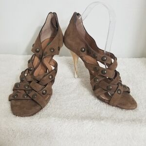 Latitude Femme Studded heels